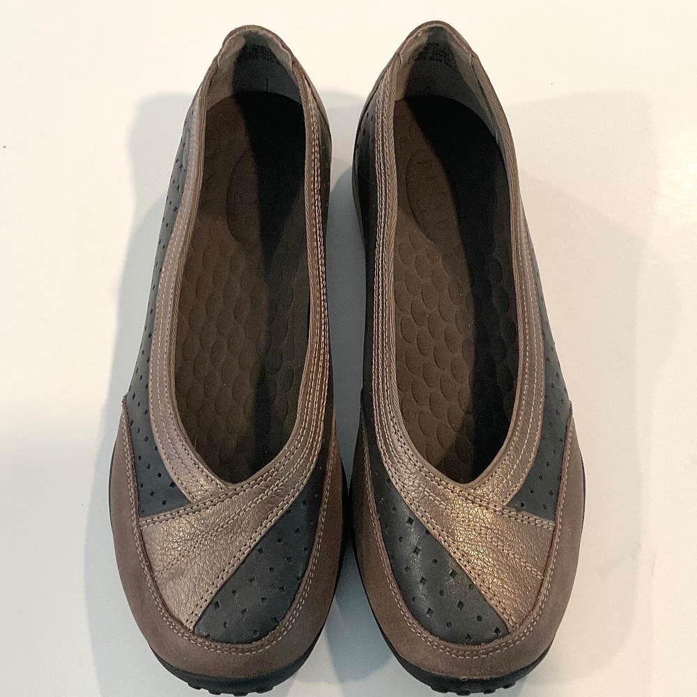 PRIVO By CLARKS Brown Leather Slip On Brown / Bronze Leather Size 8.5 Wide